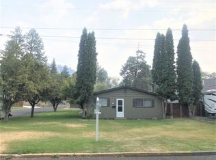 748 NE 9th St, Bend, OR 97701