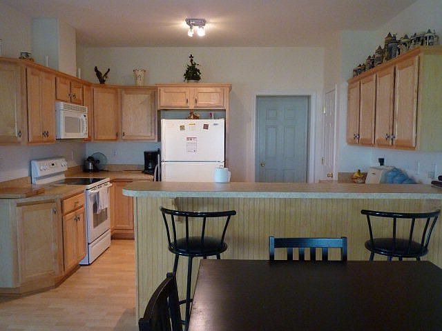 2nd image of 307 Queenswood Blvd