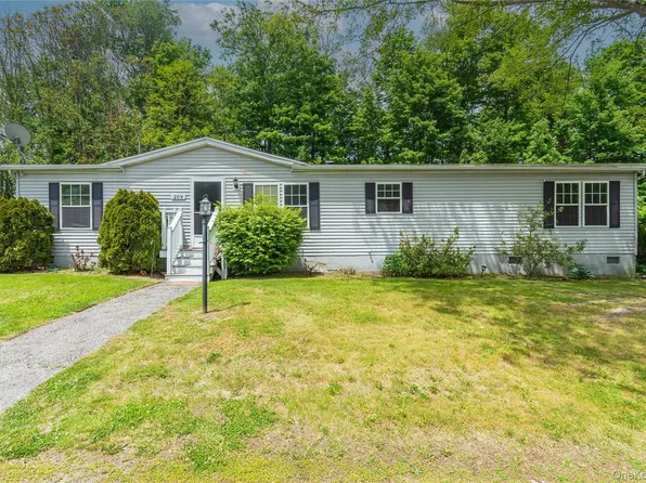 209 Wood Hollow Road, Hopewell Junction, NY 12533