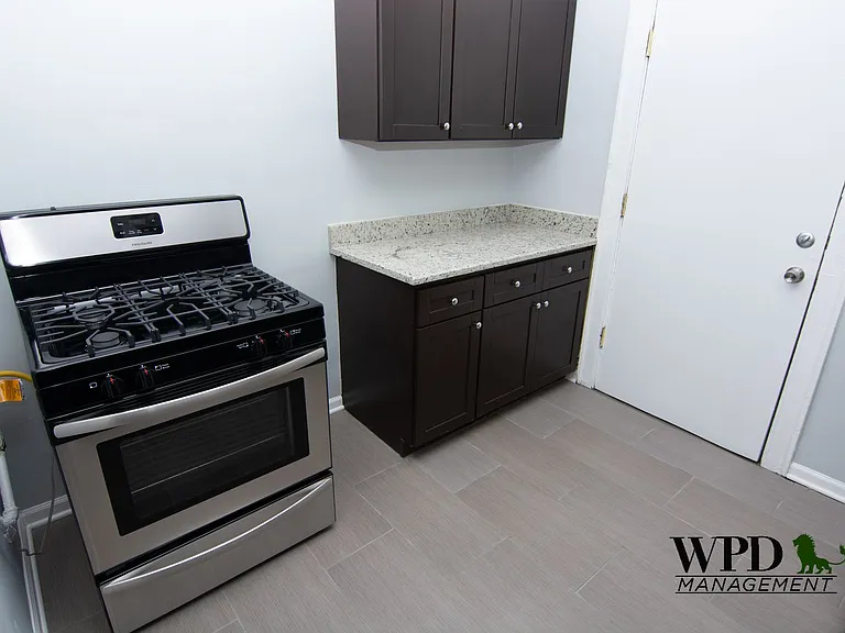 7635 S East End Ave — Photo 4