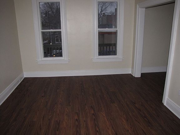 3rd image of 472 Connecticut St APT 2