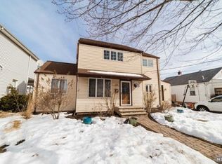 39 McKenzie Ave, East Rutherford, NJ 07073