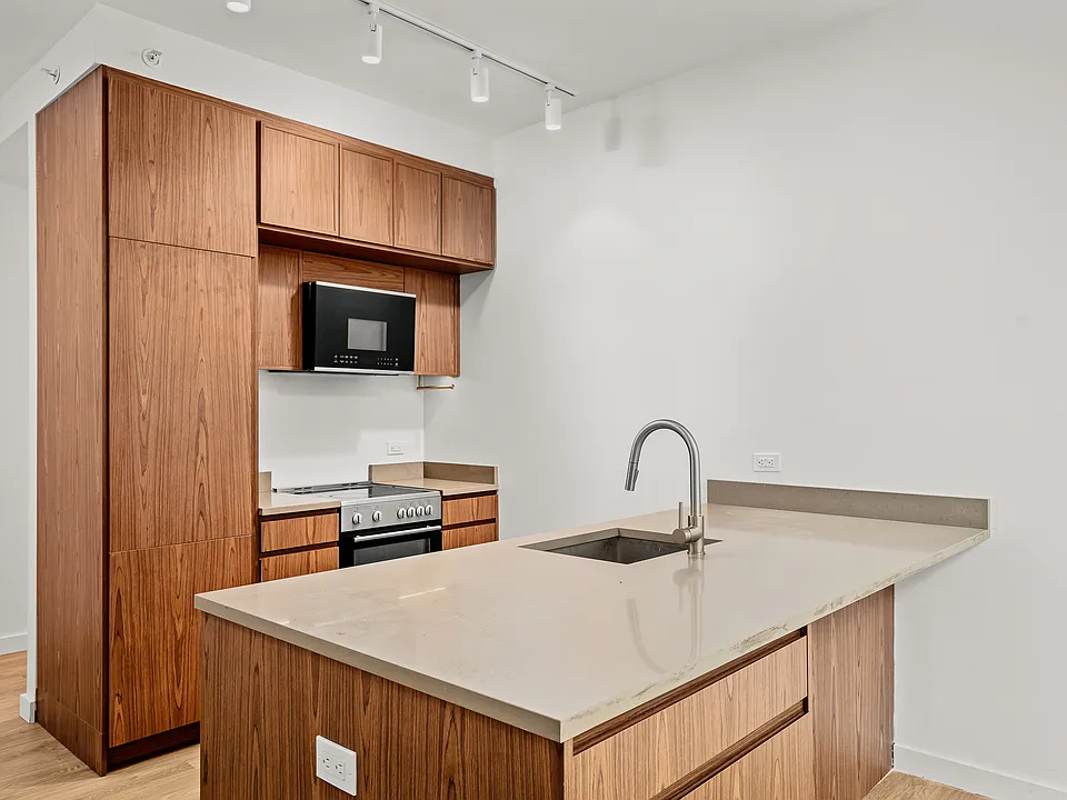40 Bruckner Blvd #508NT