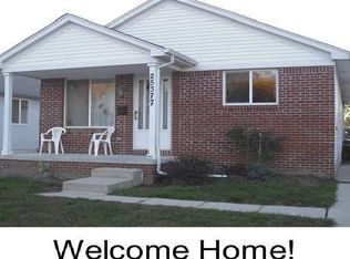 25377 Pearl St, Roseville, MI 48066