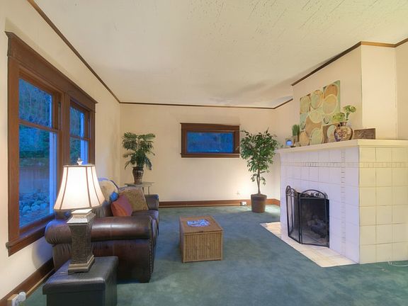 3rd image of 3410 Tulalip Ave