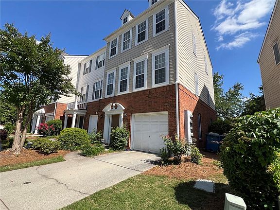 3rd image of 3914 Howell Park Rd