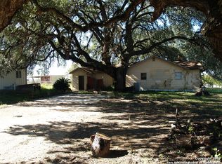 198 County Road 6720, Natalia, TX 78059