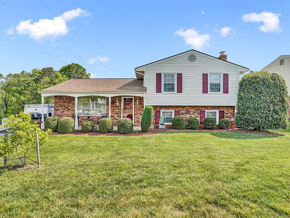 1st image of 959 Halifax Cir