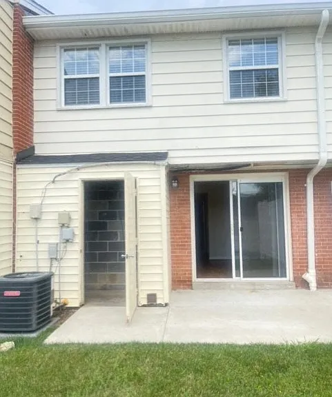 Longview — Photo 110