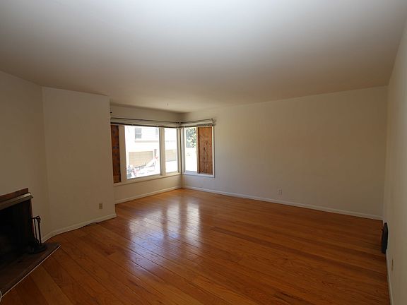 3rd image of 2225 Washington St