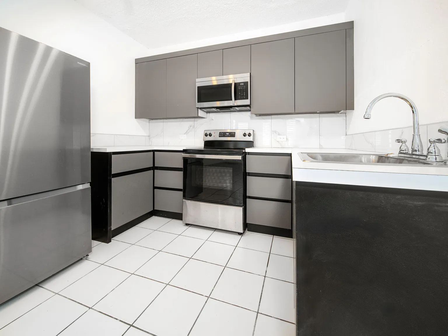 4 bed, 1400 sqft, $2,250 — Photo 3