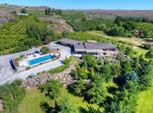 121 Country Ln, Yakima, WA 98908