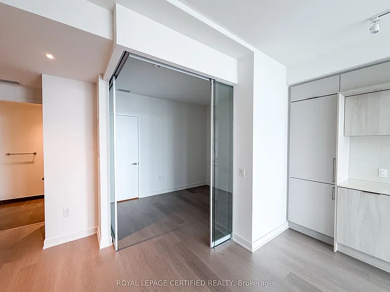 448 Burnhamthorpe Rd W #6407 — Photo 8