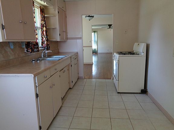 2nd image of 303 N Ken Ave