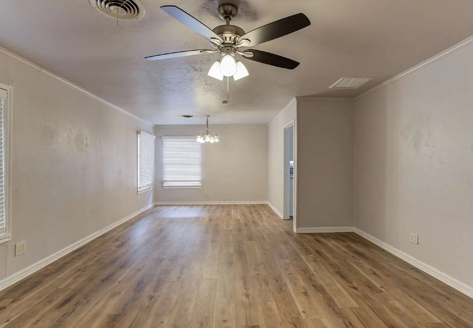 3 bed, 2.0 bath, 1601 sqft, $1,495 — Photo 4