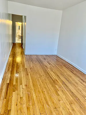 Rented by Randall Star Realty Inc | media 20