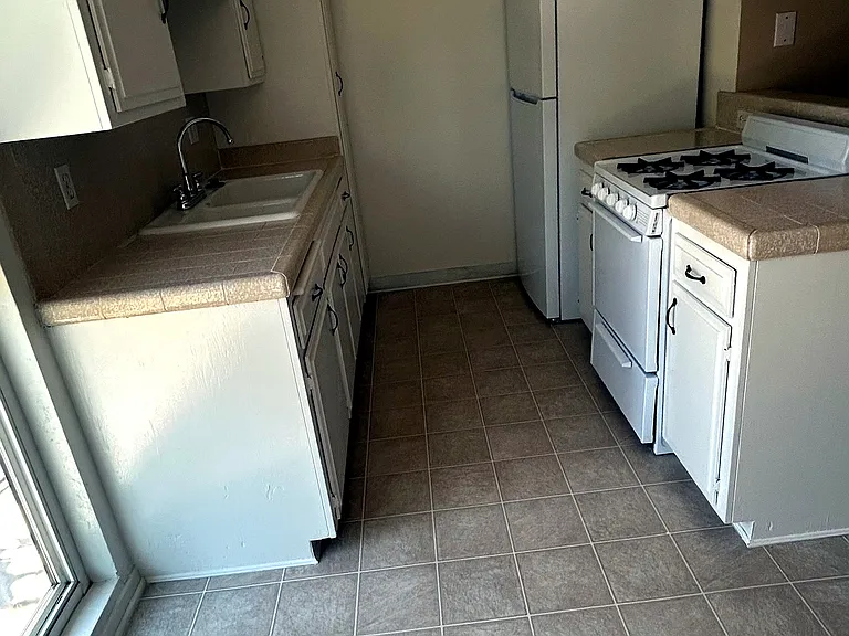 702-716 W Center St #714 — Photo 3