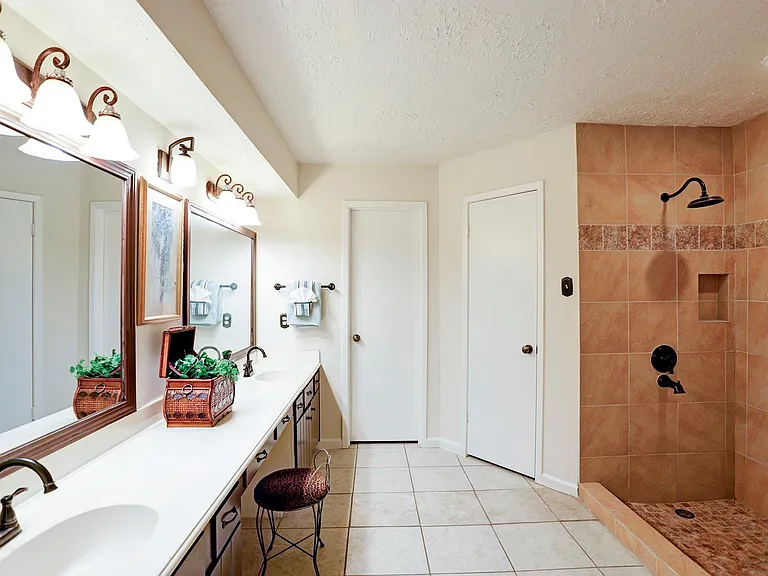 14223 Woodnook Dr — Photo 11