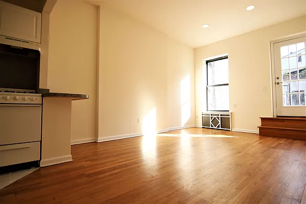 Rented by JK Dansar Corp | media 10