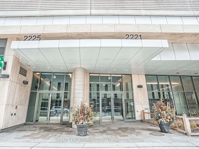2221 Yonge St #1404 — Photo 1