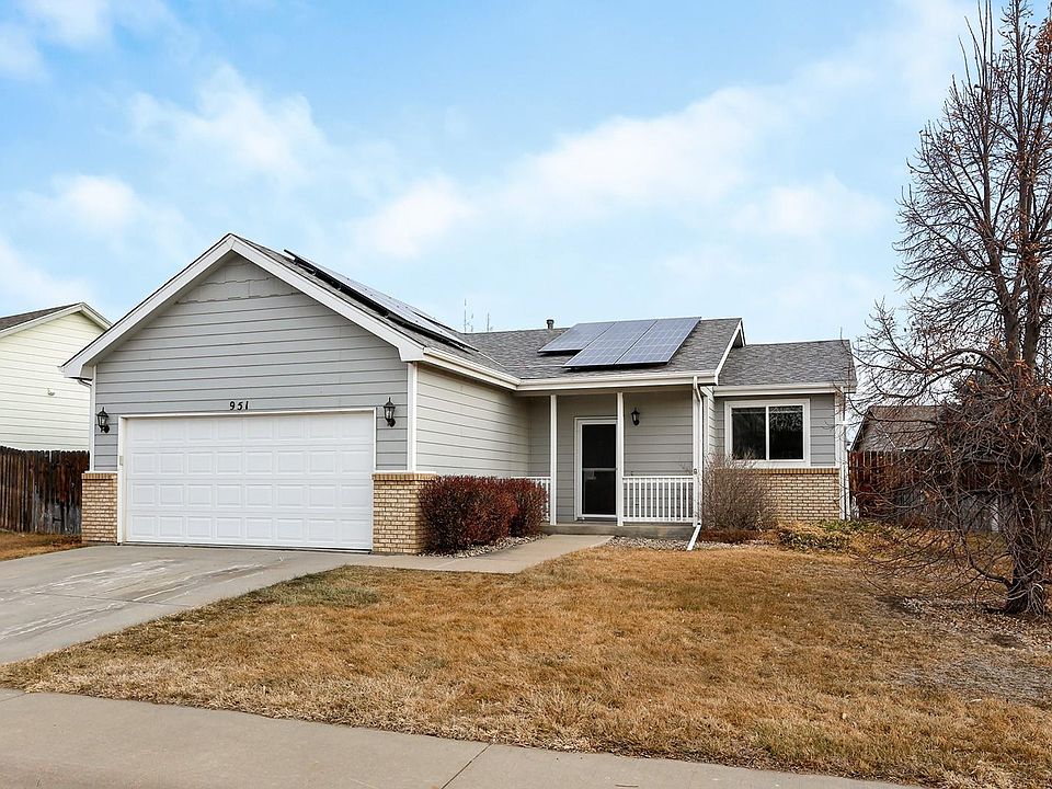 1st image of 951 Emerald Dr