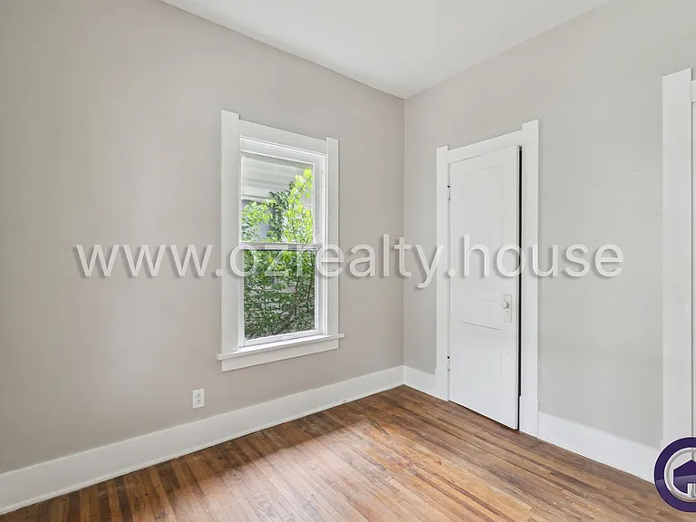 2027 Berkshire Pl — Photo 13