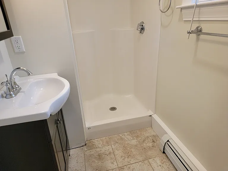 182 Sea St #5 — Photo 9