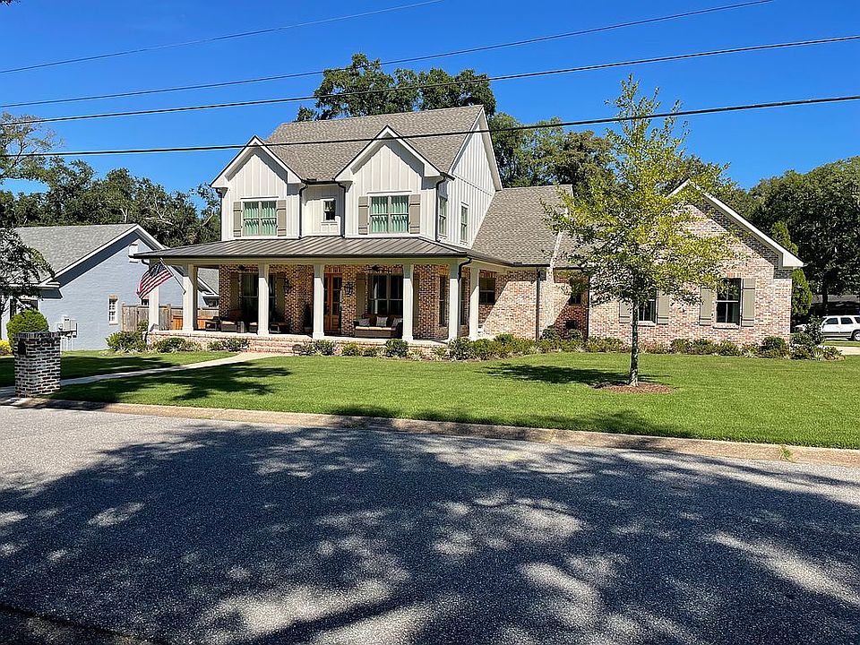 2nd image of 4588 Hawthorne Pl