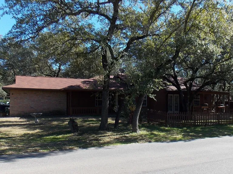 2 Rawhide Cir — Photo 1