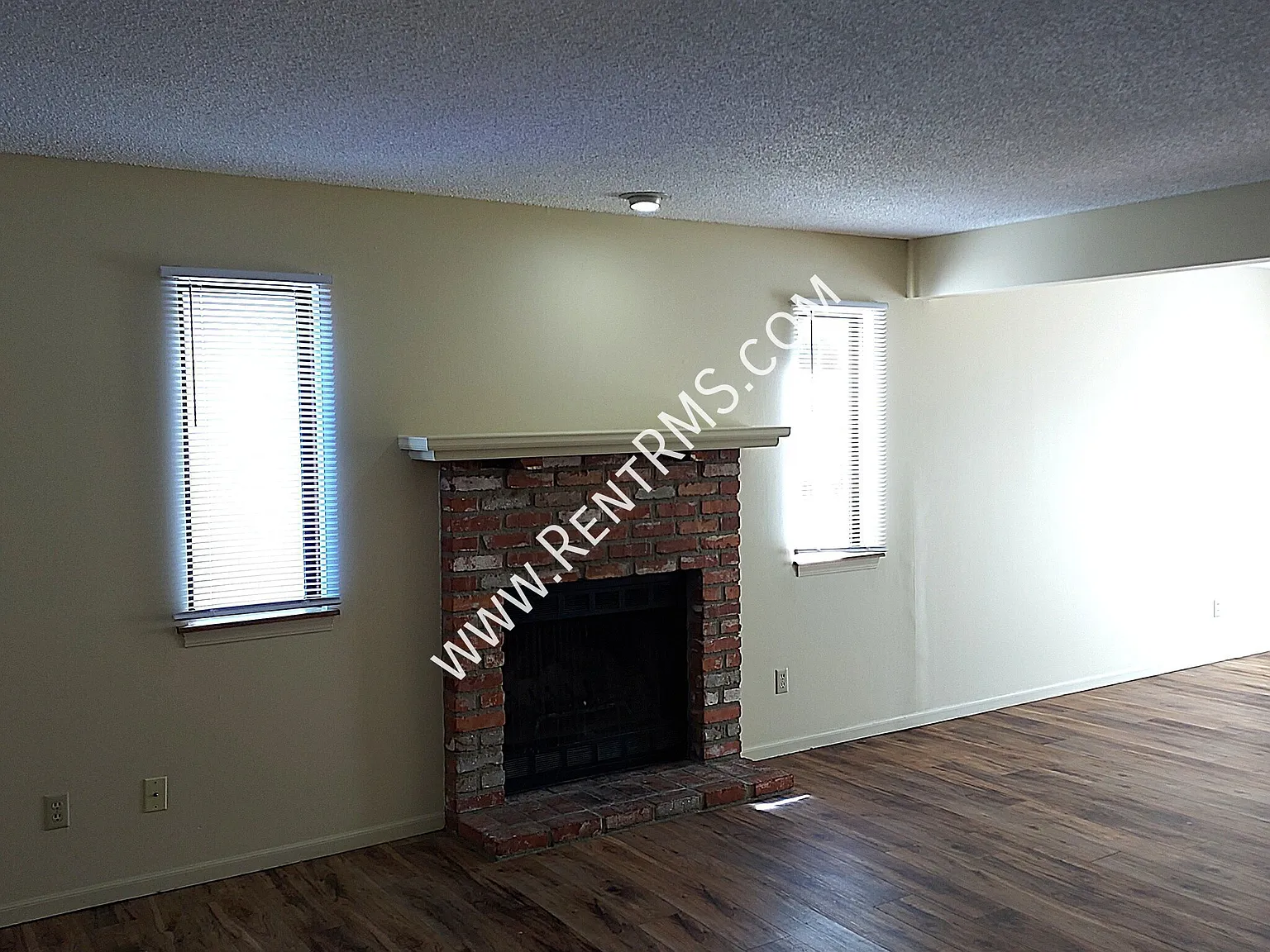 Move-In Special**Usd 437 - Within Walking Distance Of Westridge Mall** — Photo 3