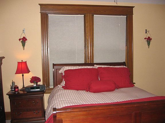4th image of 3872 Isabella Ave