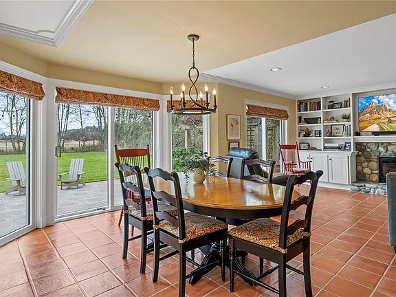 4th image of 766 Hemsworth Rd