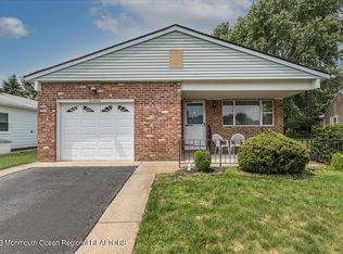 17 Madras Ct, Toms River, NJ 08757
