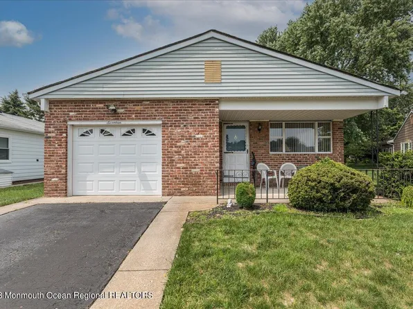 17 Madras Court, Toms River, NJ 08757