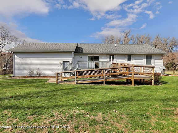 3rd image of 6240 Birch Run Rd