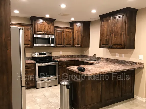 599 Crestview Ave, Idaho Falls, ID 83402