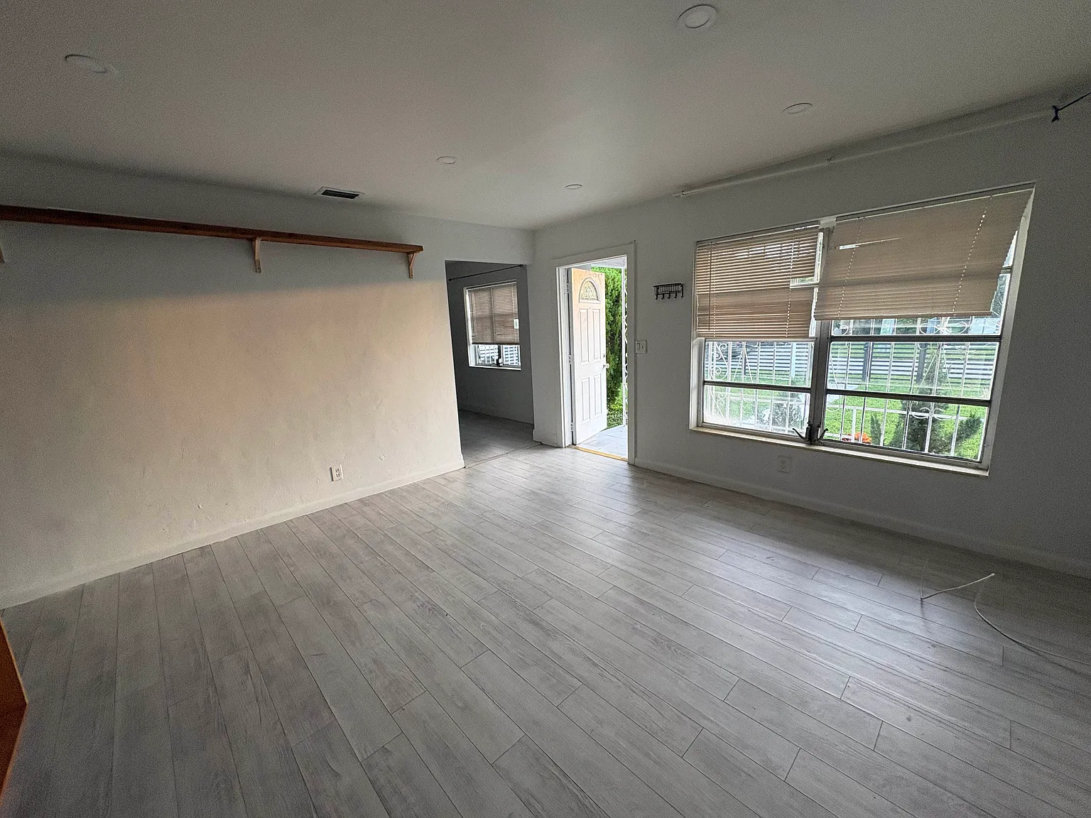 2 bed, 1200 sqft, $2,700 — Photo 2