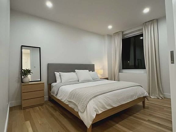 4th image of 445 W 19th St APT 2E