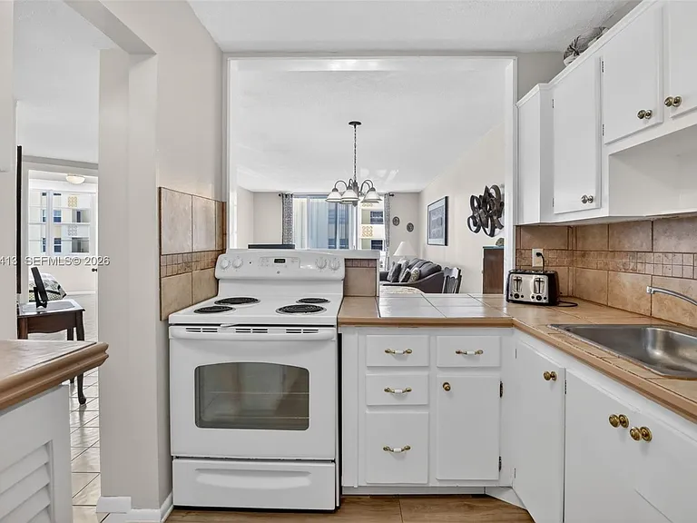 1817 S Ocean Dr #225 — Photo 7