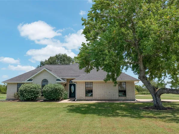 799 County Road 304, Edna, TX 77957