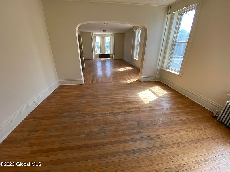 2nd image of 519-521 23rd Street