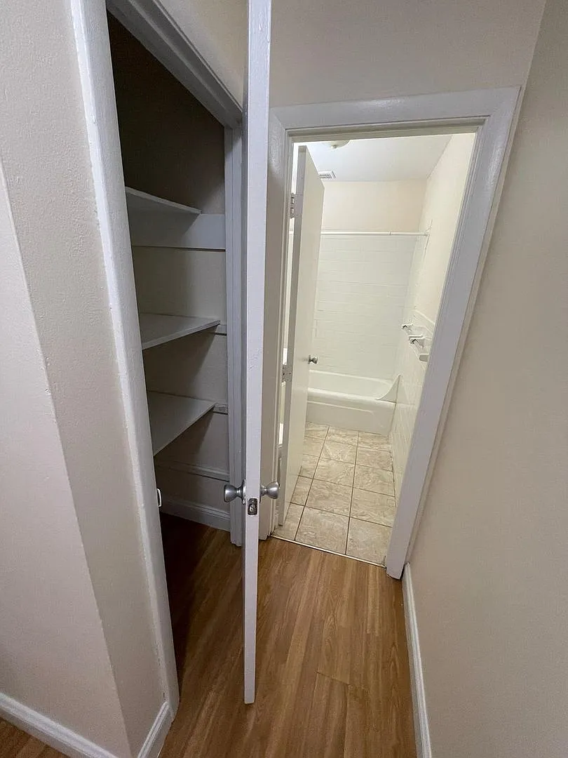 Available 09/01/2026 | 2 Bed / 1 Bath | Pet Friendly | Parking Available for Rent | Heat & Hot Wa... — Photo 4