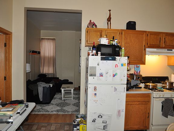 2nd image of 728 S Carpenter St #1R