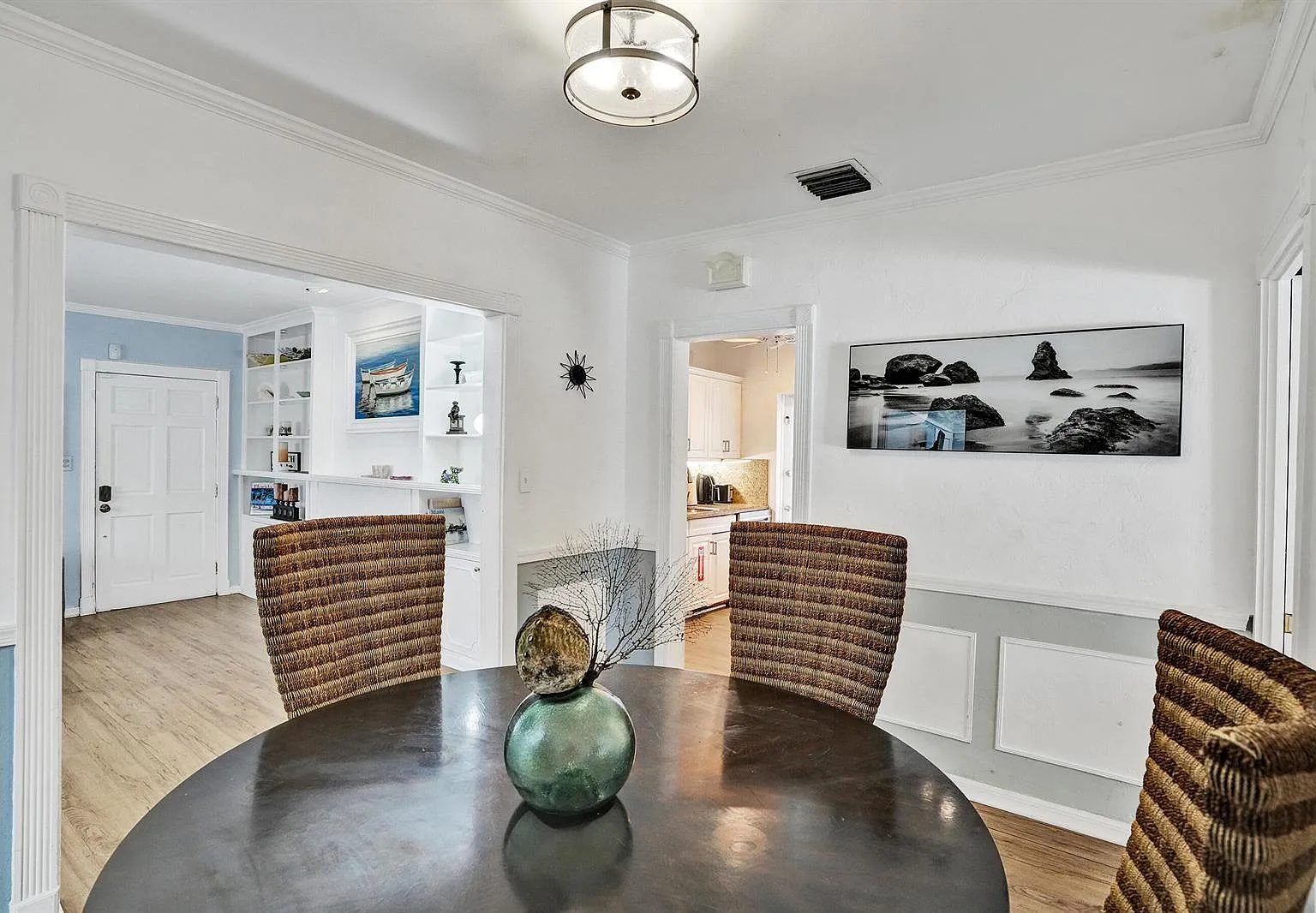 2 bed, 1709 sqft, $3,995 — Photo 3