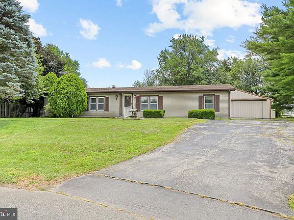 4th image of 26 Hybridge Ave