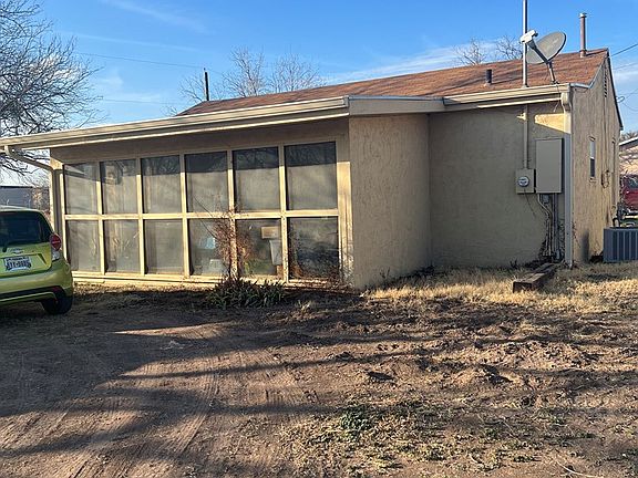 4th image of 601 Macann St