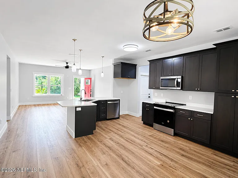 971 Irma Way — Photo 8