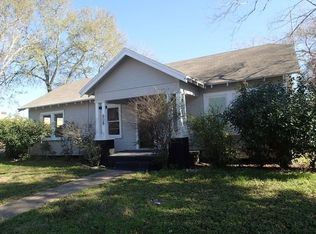 608 Merchant St, El Campo, TX 77437