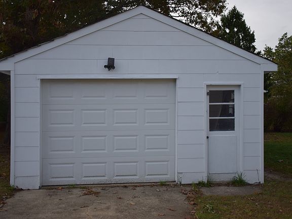 4th image of 200 Scammell Dr