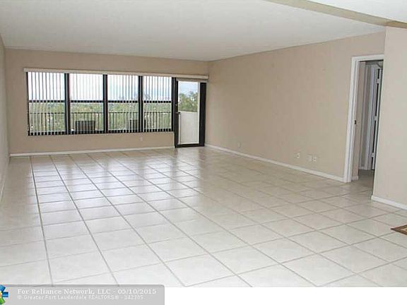 3rd image of 3200 Port Royale Dr N APT 911